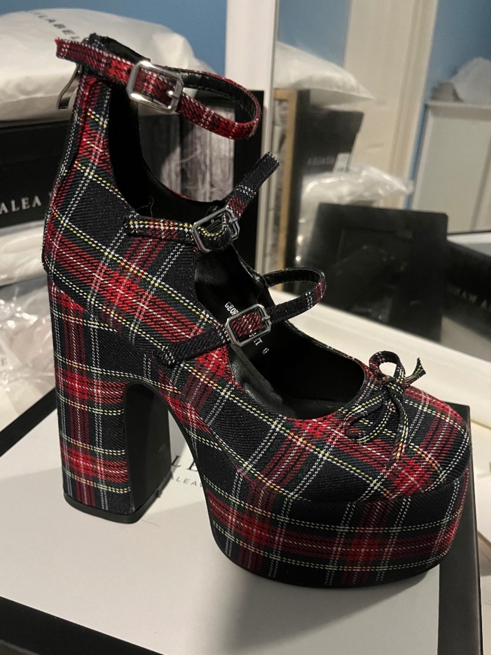 New Azalea Wang Georgina Mary Jane Platform Pumps